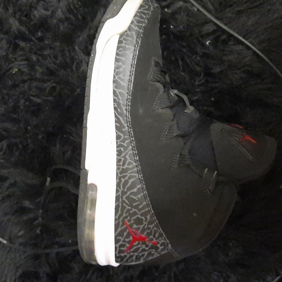 Jordans size 5.5 awesome condition - Picture 3 of 6